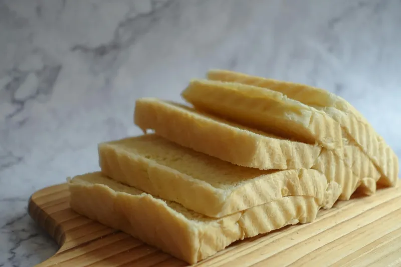 American Bread Feels Like a Pillow Because Grocery Stores Demanded It